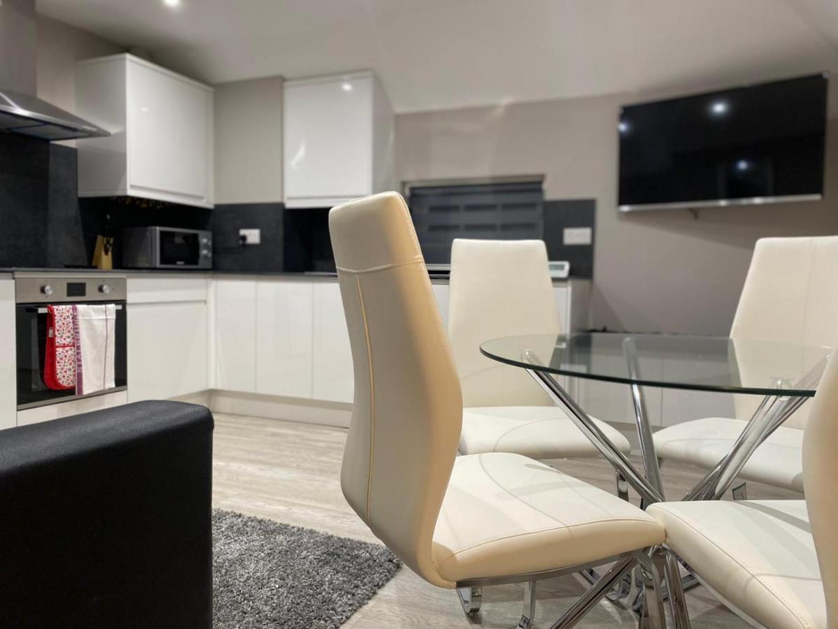 Amazing Central High Street Self Contained Apartments By Syl Watford  Zewnętrze zdjęcie